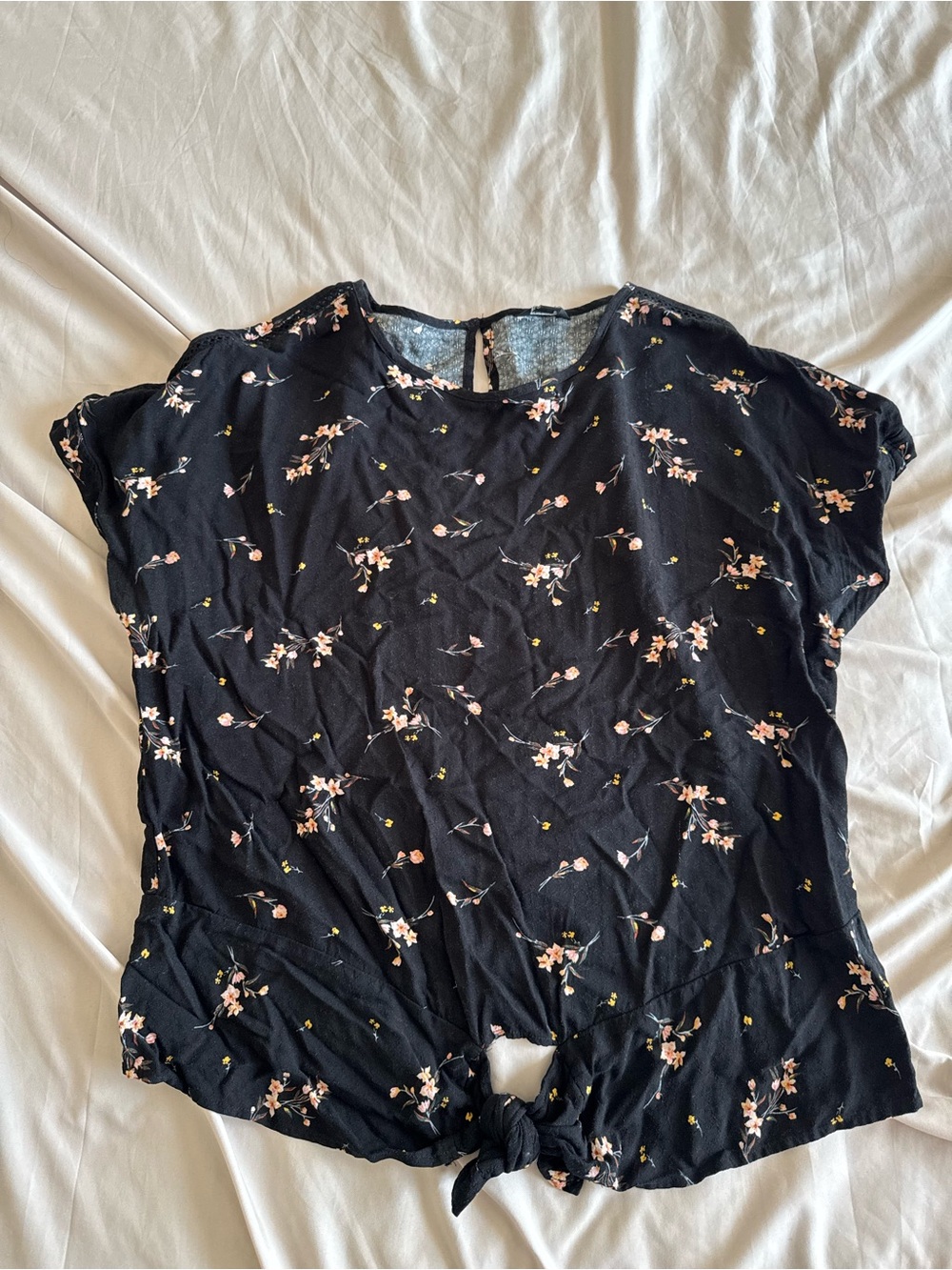 Buffalo David Bitton Black Floral Tie-Front Blouse